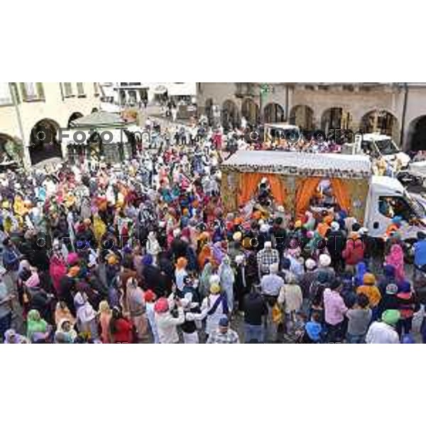 Foto Manzoni Tiziano/LaPresse 1-04-2023Bergamo Italia - Cronaca - Bergamo la tradizionale processione della comunità Sikh di Bergamo