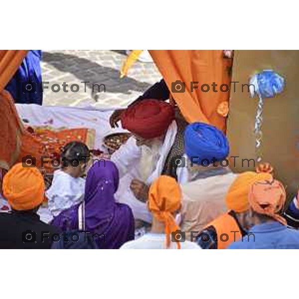 Foto Manzoni Tiziano/LaPresse 1-04-2023Bergamo Italia - Cronaca - Bergamo la tradizionale processione della comunità Sikh di Bergamo