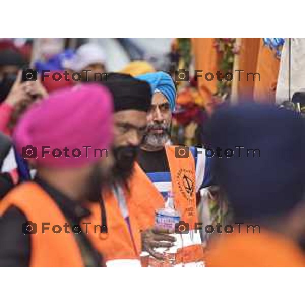 Foto Manzoni Tiziano/LaPresse 1-04-2023Bergamo Italia - Cronaca - Bergamo la tradizionale processione della comunità Sikh di Bergamo