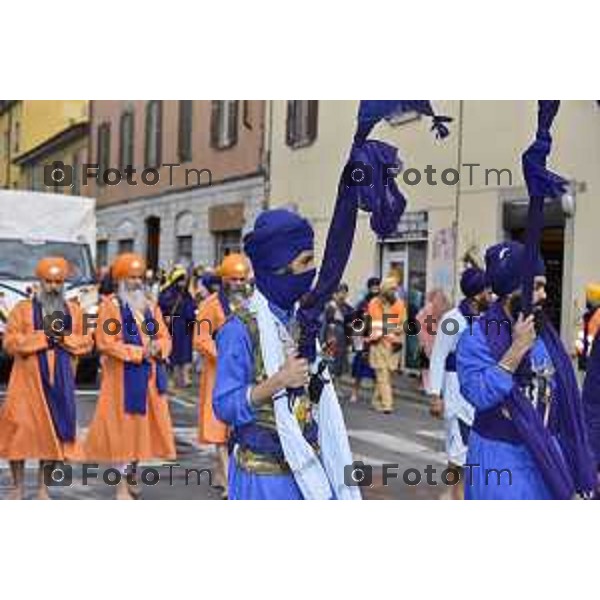 Foto Manzoni Tiziano/LaPresse 1-04-2023Bergamo Italia - Cronaca - Bergamo la tradizionale processione della comunità Sikh di Bergamo