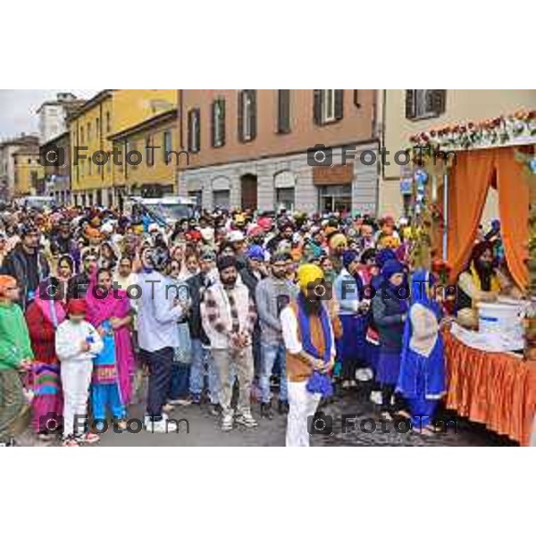 Foto Manzoni Tiziano/LaPresse 1-04-2023Bergamo Italia - Cronaca - Bergamo la tradizionale processione della comunità Sikh di Bergamo