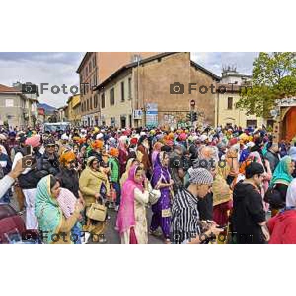 Foto Manzoni Tiziano/LaPresse 1-04-2023Bergamo Italia - Cronaca - Bergamo la tradizionale processione della comunità Sikh di Bergamo