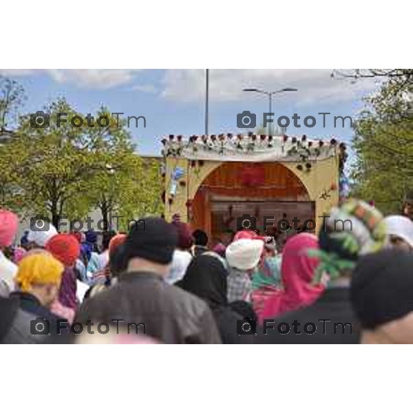 Foto Manzoni Tiziano/LaPresse 1-04-2023Bergamo Italia - Cronaca - Bergamo la tradizionale processione della comunità Sikh di Bergamo