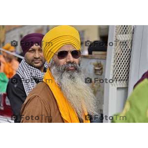 Foto Manzoni Tiziano/LaPresse 1-04-2023Bergamo Italia - Cronaca - Bergamo la tradizionale processione della comunità Sikh di Bergamo