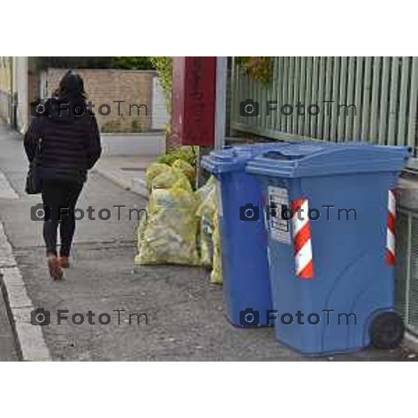 Foto Manzoni Tiziano/LaPresse 31-03-2023Bergamo Italia - Cronaca - Bergamo raccolta differenziata rifiuti immondizia