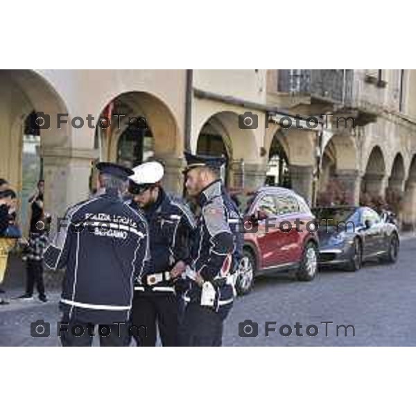 Foto Manzoni Tiziano/LaPresse 1-04-2023Bergamo Italia - Cronaca - Bergamo polizia locale in piazza Pontida intervento