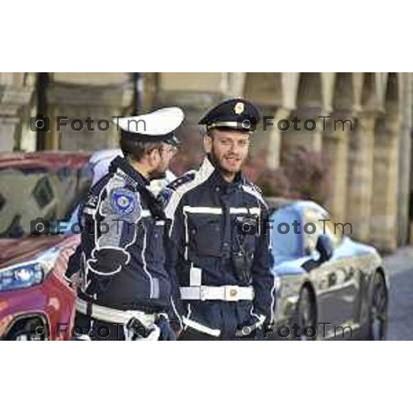 Foto Manzoni Tiziano/LaPresse 1-04-2023Bergamo Italia - Cronaca - Bergamo polizia locale in piazza Pontida intervento