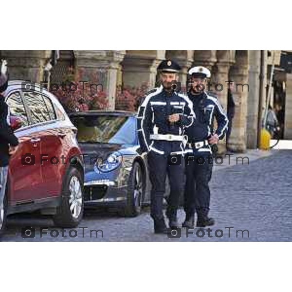 Foto Manzoni Tiziano/LaPresse 1-04-2023Bergamo Italia - Cronaca - Bergamo polizia locale in piazza Pontida intervento