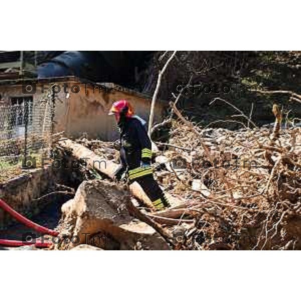 Tiziano Manzoni/LaPresse 04-05- 2023 Bergamo, Italia Cronaca Ardesio Valle Seriana cede un canale valanga di acqua e fango