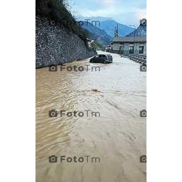 Tiziano Manzoni/LaPresse 04-05- 2023 Bergamo, Italia Cronaca Ardesio Valle Seriana cede un canale valanga di acqua e fango