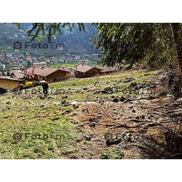 Tiziano Manzoni/LaPresse 04-05- 2023 Bergamo, Italia Cronaca Ardesio Valle Seriana cede un canale valanga di acqua e fango