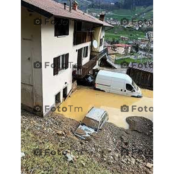 Tiziano Manzoni/LaPresse 04-05- 2023 Bergamo, Italia Cronaca Ardesio Valle Seriana cede un canale valanga di acqua e fango