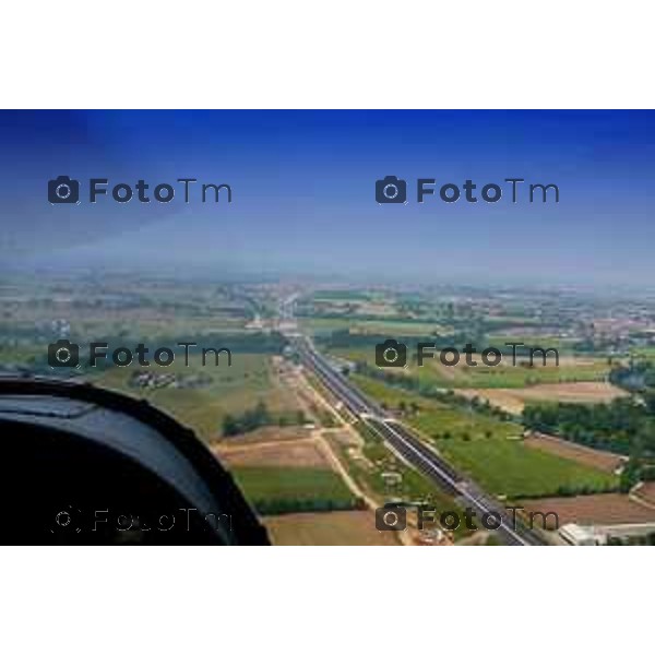 CARAVAGGIIO ritrovo per il sorvolo in ultraleggero della nuova autostrada nella foto vista dall\'ultraleggero dei cantieri BreBreMi Fotogramma Bergamo-Tiziano Manzoni