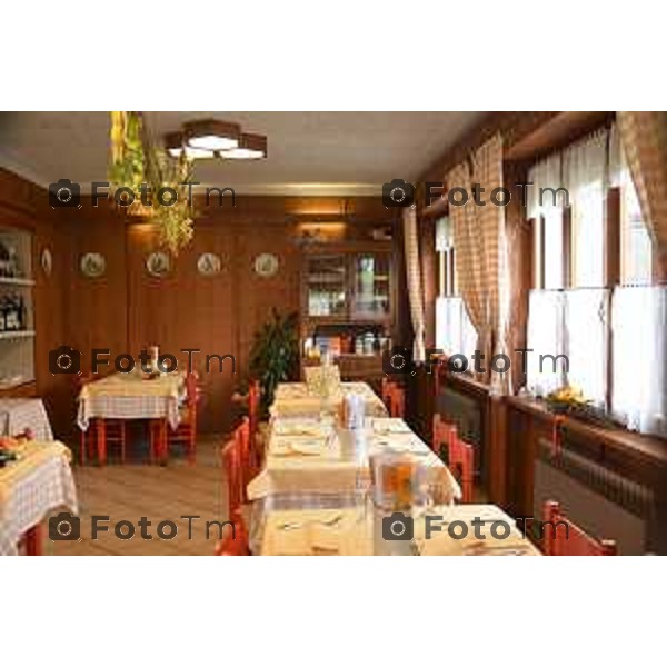 Schilpario (BG) Mea Tagliaferri Albergo San Marco cucina di erbe di montagna foto Tiziano Manzoni-fotogramma Bergamo