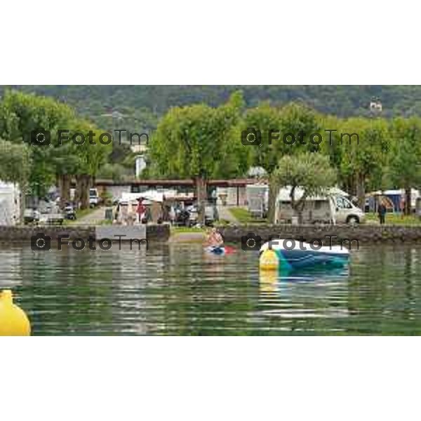 Foto Manzoni Tiziano Bergamo Italia - Cronaca - Bergamo Lago D\'Iseo >Sebino Bergamocampeggi sul lago iseo