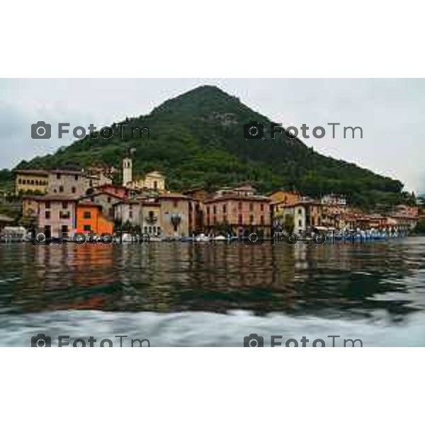 Foto Manzoni Tiziano Bergamo Italia - Cronaca - Bergamo Lago D\'Iseo Sebino Bergamo Montisola,