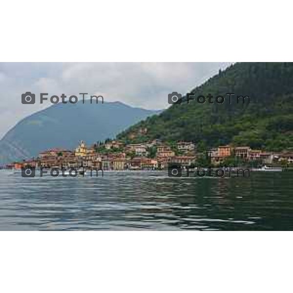 Foto Manzoni Tiziano Bergamo Italia - Cronaca - Bergamo Lago D\'Iseo Sebino Bergamo Montisola,