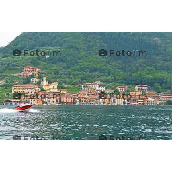 Foto Manzoni Tiziano Bergamo Italia - Cronaca - Bergamo Lago iseo prelievo campioni per controllo acque asl