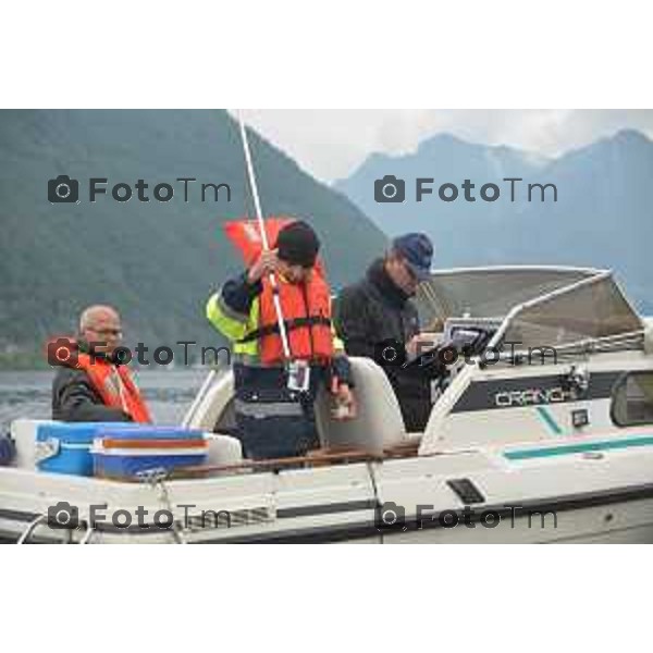 Foto Manzoni Tiziano Bergamo Italia - Cronaca - Bergamo Lago iseo prelievo campioni per controllo acque asl