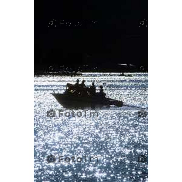 Lago Iseo ( sebino ) BG imbarcazioni a motore e a vela sul lago d\'iseo e ormeggiate ai vari porti foto Tiziano Manzoni-fotogramma Bergamo