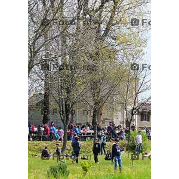 Tiziano Manzoni - LaPresse, Cronaca Italia 10-04-2023 Chiesa di San Tomè - Almenno San Bartolomeo (bg) ritrovo per pic nic di pasquetta gita fuori porta