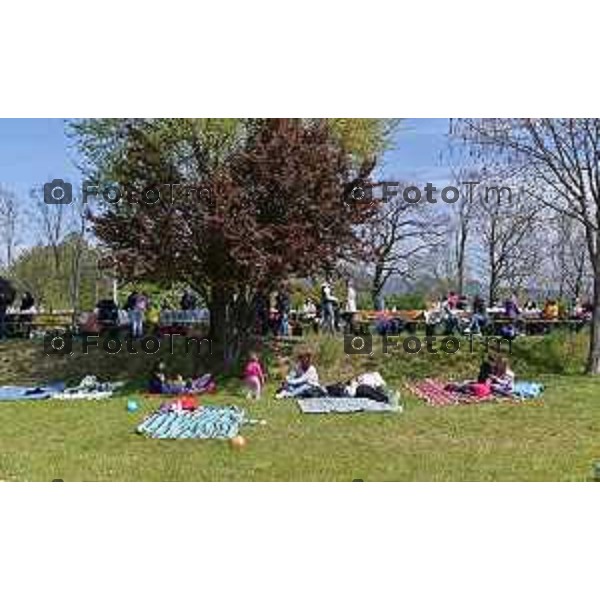 Tiziano Manzoni - LaPresse, Cronaca Italia 10-04-2023 Chiesa di San Tomè - Almenno San Bartolomeo (bg) ritrovo per pic nic di pasquetta gita fuori porta