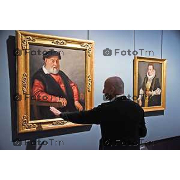 Foto Manzoni Tiziano/LaPresse 11-04-2023 Bergamo Italia - Cronaca - Bergamo Ritratto di un podestà di Giovan Battista Moroni torna in Accademia Carrara, il museo che raccoglie il più importante corpus di opere dell’autore, a seguito del restauro realizzato grazie al sostegno dell\'Ospedale Papa Giovanni XXIII, che restituisce piena leggibilità e cromia al dipinto.