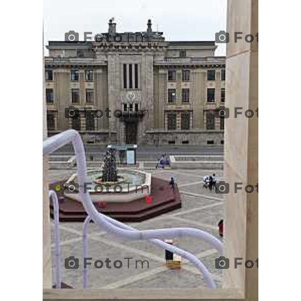 Foto Manzoni Tiziano/LaPresse 12-04-2023Bergamo Italia - Cronaca - Bergamo BERGAMO Palazzo della Libertà piazza fontana procura opera d\'arte illumiminotecnica luce,