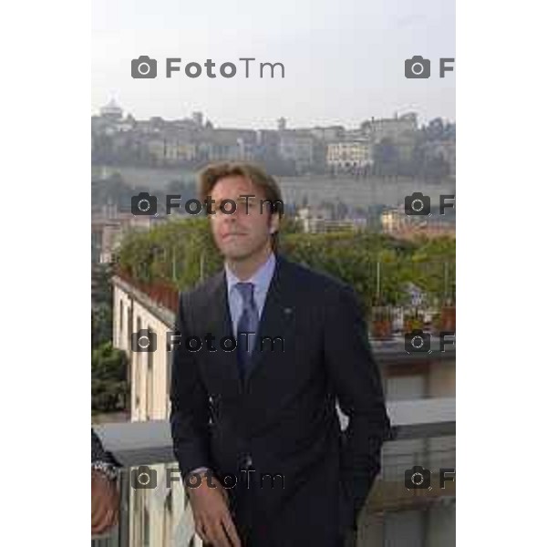 Bergamo il Principe Emanuele Filiberto di Savoia sulla terrazza del San Marco