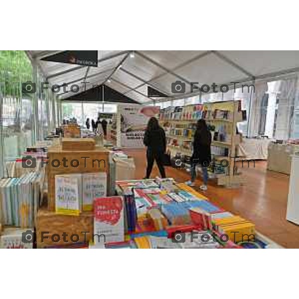 Foto Manzoni Tiziano/LaPresse 21-04-2023Bergamo Italia - Cronaca - Bergamo inaugurazione 64^ Fiera dei Librai in programma nella tensostruttura collocata sul Sentierone di Bergamo.