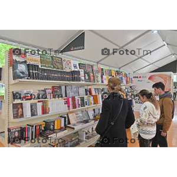 Foto Manzoni Tiziano/LaPresse 21-04-2023Bergamo Italia - Cronaca - Bergamo inaugurazione 64^ Fiera dei Librai in programma nella tensostruttura collocata sul Sentierone di Bergamo.