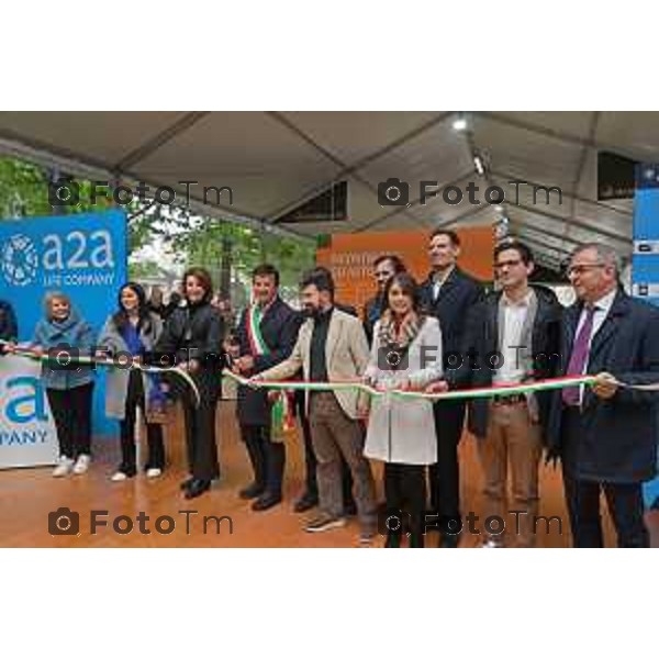 Foto Manzoni Tiziano/LaPresse 21-04-2023Bergamo Italia - Cronaca - Bergamo inaugurazione 64^ Fiera dei Librai in programma nella tensostruttura collocata sul Sentierone di Bergamo.