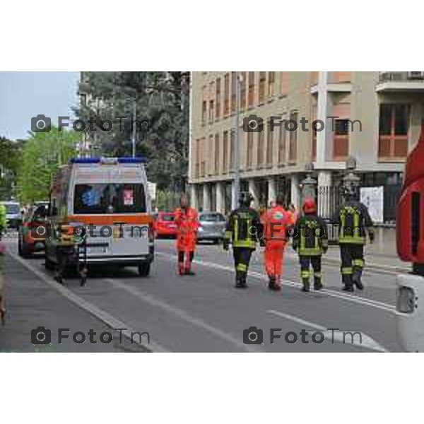 Foto Manzoni Tiziano/LaPresse 1-04-2023Bergamo Italia - Cronaca - Bergamo Bergamo Fuga di Gas in condominio in via Garibaldi