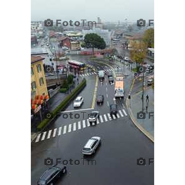 Bergamo PIazza fronte stazione Fs lavori panchine foto Tiziano Manzoni-fotogramma Bergamo