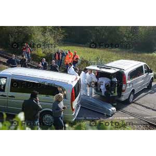 Pontida, Cisano incidente ferroviario treno investe ambulanza nella foto i parenti moglie e figlio Fotogramma Bergamo-Tiziano Manzoni