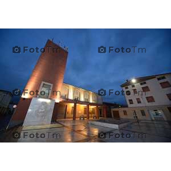 Fontanella (BG) il palazzo del municipio di epoca fascista foto Tiziano Manzoni-fotogramma Bergamo