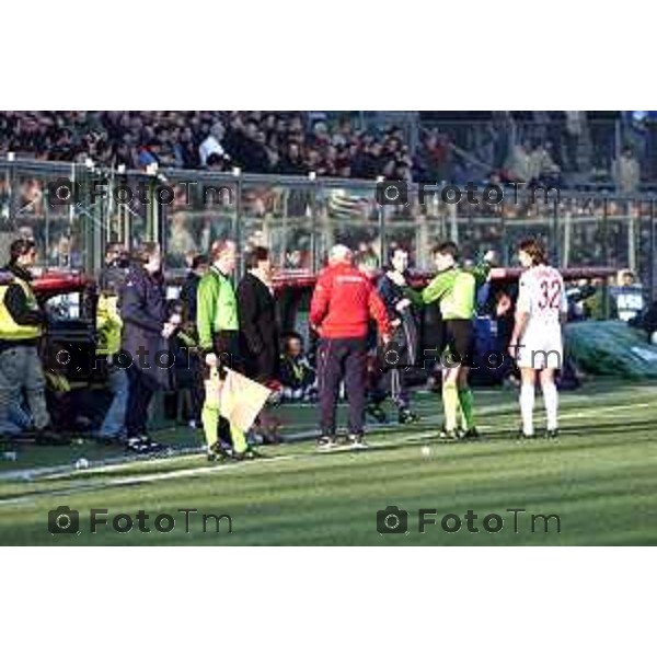 BERGAMO 19 GENNAIO 2003 CAMPIONATO DI CALCIO SERIE A ATALANTA ROMA PRIMO TEMPO ESPULSIONE TEMPESTILLI