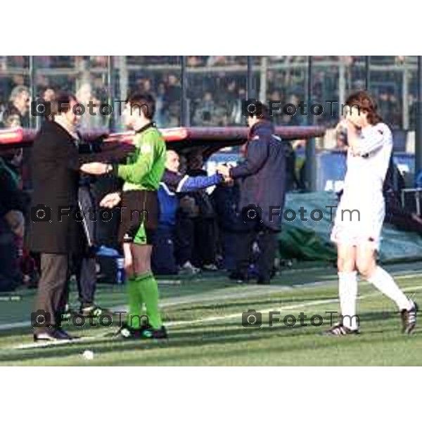 BERGAMO 19 GENNAIO 2003 CAMPIONATO DI CALCIO SERIE A ATALANTA ROMA PRIMO TEMPO CAPELLO SALUTA VAVASSORI-TRENTALANGE ESPELLE TEMPESTILLI