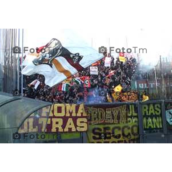 BERGAMO 19 GENNAIO 2003 CAMPIONATO DI CALCIO SERIE A ATALANTA ROMA PRIMO TEMPO ULTRAS ROMA