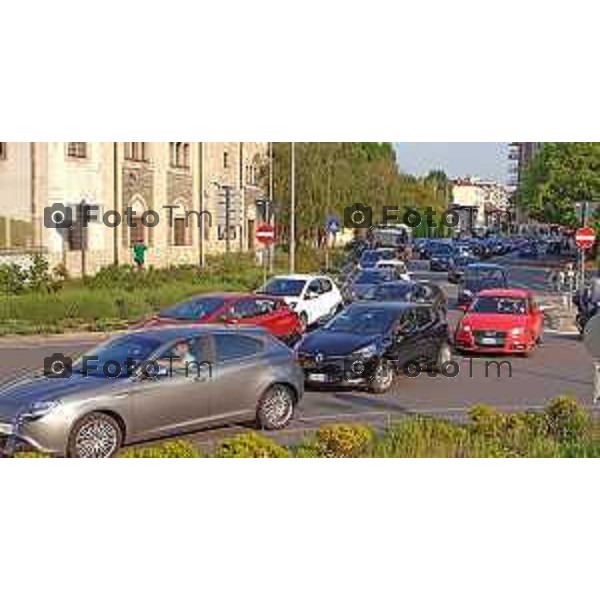 Tiziano Manzoni/LaPresse 5-05- 2023 Bergamo, Italia Cronaca Bergamo Traffico a Bergamo causa lavori rotonda autostrada