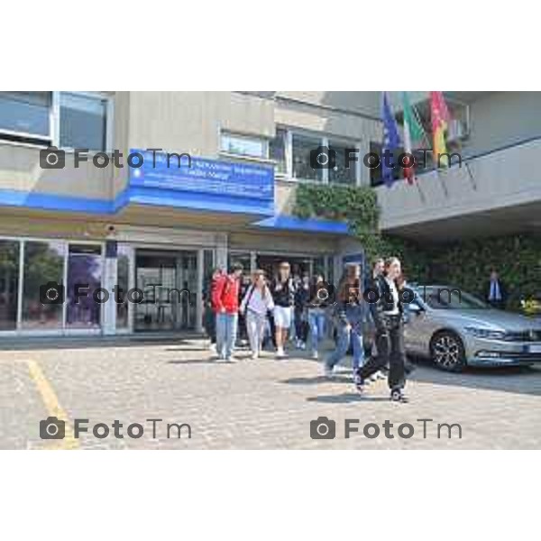 Foto Manzoni Tiziano/LaPresse 6-05-2023Bergamo Italia - Cronaca - Bergamo consegna diplomi dell\'Istituto Giulio Natta Giuseppe Valditara, Ministro dell\'istruzione e del Merito.