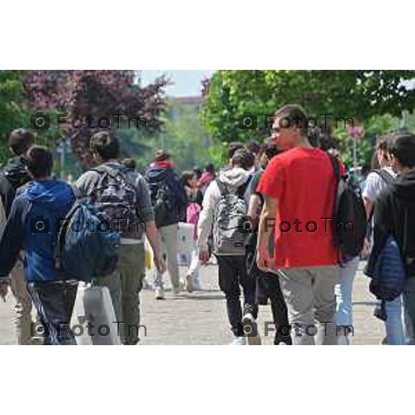 Foto Manzoni Tiziano/LaPresse 6-05-2023Bergamo Italia - Cronaca - Bergamo consegna diplomi dell\'Istituto Giulio Natta Giuseppe Valditara, Ministro dell\'istruzione e del Merito.