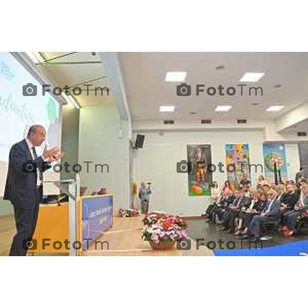 Foto Manzoni Tiziano/LaPresse 6-05-2023Bergamo Italia - Cronaca - Bergamo consegna diplomi dell\'Istituto Giulio Natta Giuseppe Valditara, Ministro dell\'istruzione e del Merito.