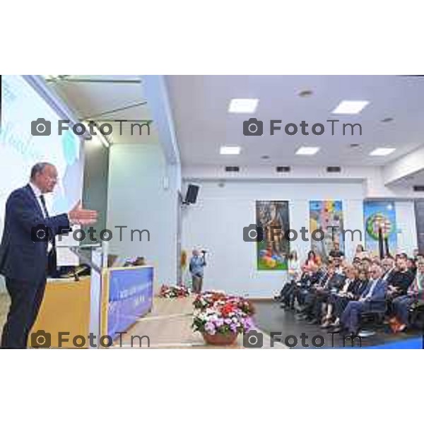 Foto Manzoni Tiziano/LaPresse 6-05-2023Bergamo Italia - Cronaca - Bergamo consegna diplomi dell\'Istituto Giulio Natta Giuseppe Valditara, Ministro dell\'istruzione e del Merito.