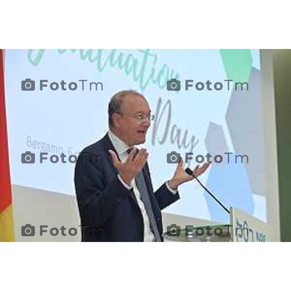 Foto Manzoni Tiziano/LaPresse 6-05-2023Bergamo Italia - Cronaca - Bergamo consegna diplomi dell\'Istituto Giulio Natta Giuseppe Valditara, Ministro dell\'istruzione e del Merito.