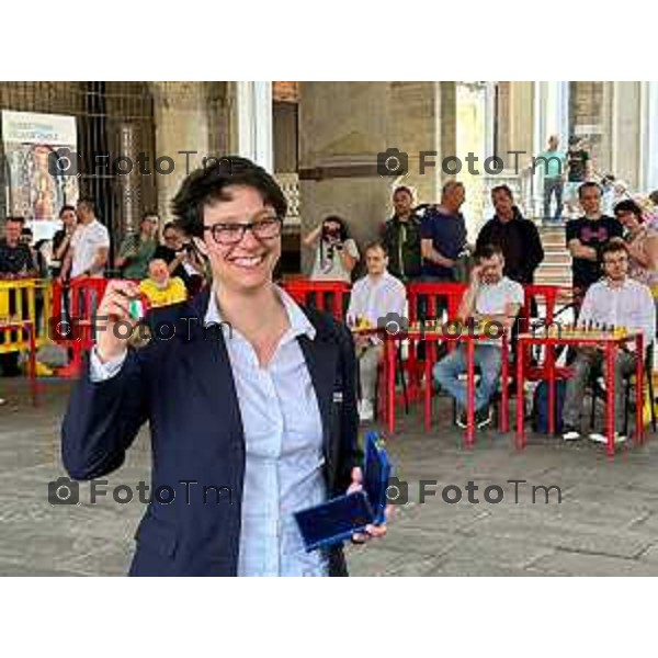 Foto Manzoni Tiziano/LaPresse 6-05-2023Bergamo Italia - Cronaca - Bergamo simultanea di scacchi pluricampionessa italiana Marina Brunello,in piazza Vecchia Bergamo Brescia - Capitale italiana della Cultura 2023 organizzata in collaborazione con l\'assessorato allo Sport del Comune di Bergamo.