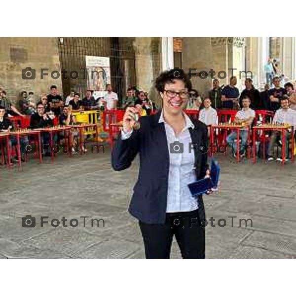 Foto Manzoni Tiziano/LaPresse 6-05-2023Bergamo Italia - Cronaca - Bergamo simultanea di scacchi pluricampionessa italiana Marina Brunello,in piazza Vecchia Bergamo Brescia - Capitale italiana della Cultura 2023 organizzata in collaborazione con l\'assessorato allo Sport del Comune di Bergamo.