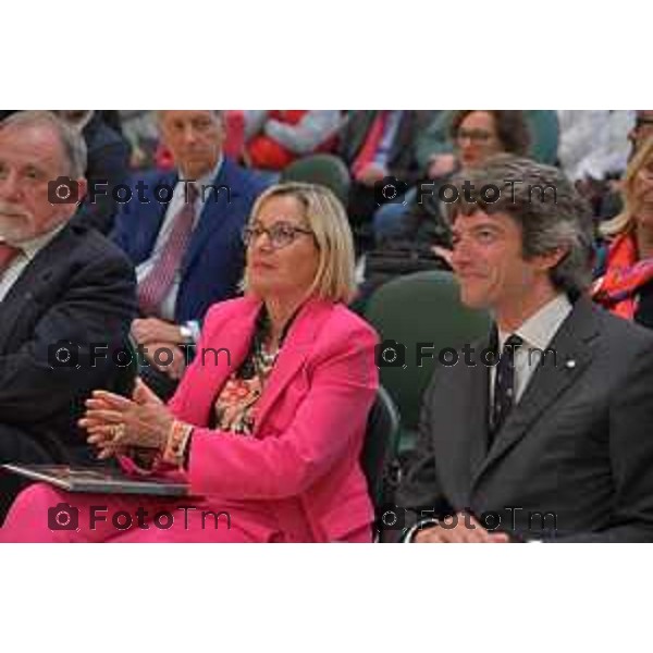 Foto Manzoni Tiziano/LaPresse 11-05-2023Bergamo Italia - Cronaca - Bergamo Clinica POnte San Pietro Mostra“Antonio Cifrondi dove la medicina cura il corpo l’arte cura l’anima” Avv. Nicola Grigoletto presidente istituti ospedalieri bergamaschi Gilda Gastaldi, presidente Gsd Foundation
