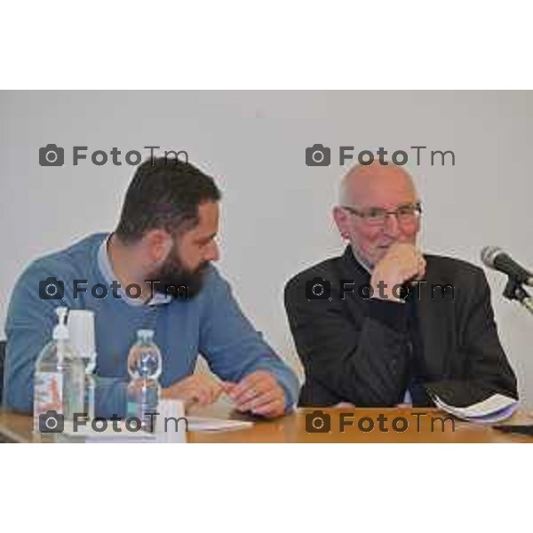 Foto Manzoni Tiziano/LaPresse 11-05-2023Bergamo Italia - Cronaca - Alberto Pecis Direttore Generale BCC Bergamasca e Orobica SCOPO E FINALITÀ DELL’INIZIATIVA don Davide Rota Superiore del Patronato San Vincenzo di Bergamo UNA FOTOGRAFIA DELLA POVERTÀ DOPO TRE ANNI MOLTO DIFFICILI don Dario Acquaroli Comunità don Milani di Sorisole e cappellano del carcere di Bergamo I GIOVANI E I CARCERATI: OPPORTUNITÀ E FUTURO Gualtiero Baresi Presidente BCC Bergamasca e Orobica IL PROGETTO DI SOSTEGNO PER IL 2023