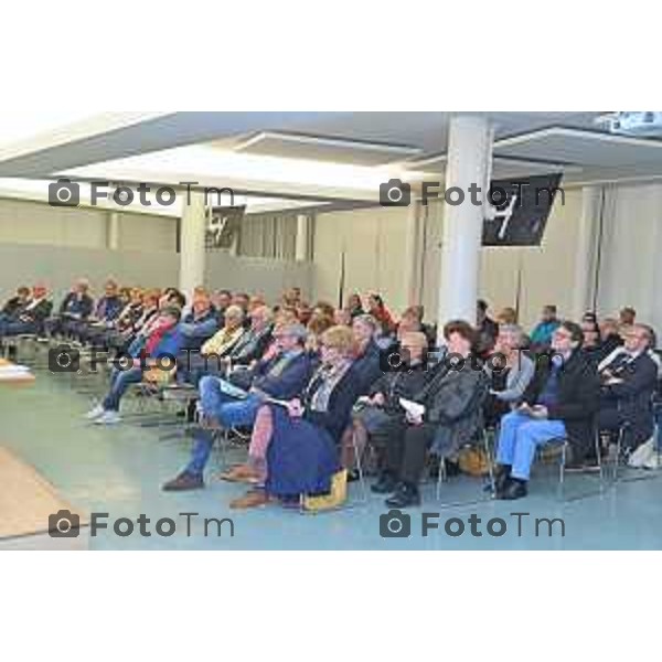 Foto Manzoni Tiziano/LaPresse 11-05-2023Bergamo Italia - Cronaca - Alberto Pecis Direttore Generale BCC Bergamasca e Orobica SCOPO E FINALITÀ DELL’INIZIATIVA don Davide Rota Superiore del Patronato San Vincenzo di Bergamo UNA FOTOGRAFIA DELLA POVERTÀ DOPO TRE ANNI MOLTO DIFFICILI don Dario Acquaroli Comunità don Milani di Sorisole e cappellano del carcere di Bergamo I GIOVANI E I CARCERATI: OPPORTUNITÀ E FUTURO Gualtiero Baresi Presidente BCC Bergamasca e Orobica IL PROGETTO DI SOSTEGNO PER IL 2023